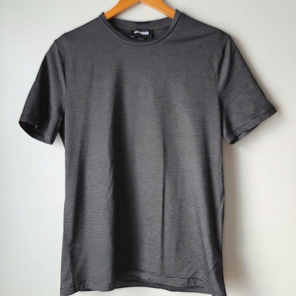 EUC EXPRESS PINSTRIPE BLACK WHITE CREW NECK TEE SIZE SMALL